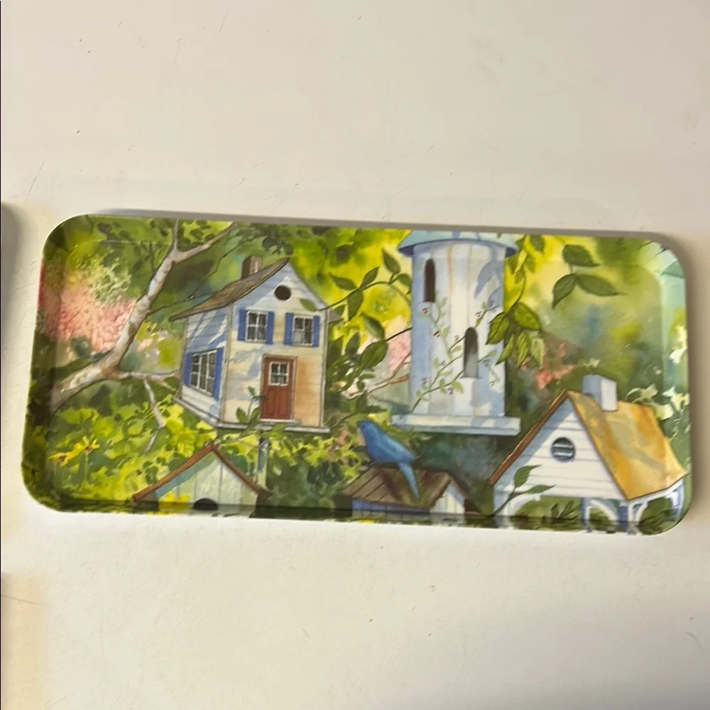 Green and White Birdhouse Theme
